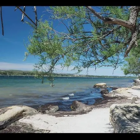 Joli Pièce Entièrement Rénové Et équipé Classé 2 étoiles * Balaruc-les-Bains