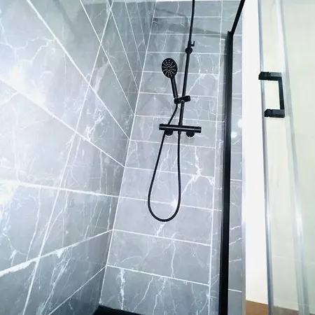 Joli Pièce Entièrement Rénové Et équipé Classé 2 étoiles