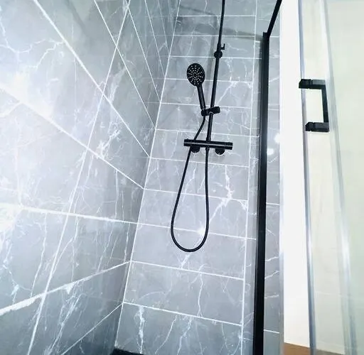 Joli Piece Entierement Renove Et Equipe Classe 2 Etoiles