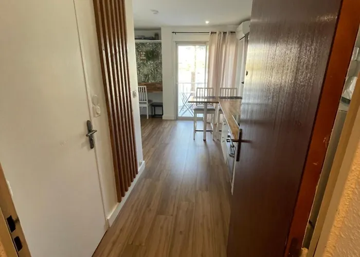 Joli Piece Entierement Renove Et Equipe Classe 2 Etoiles *